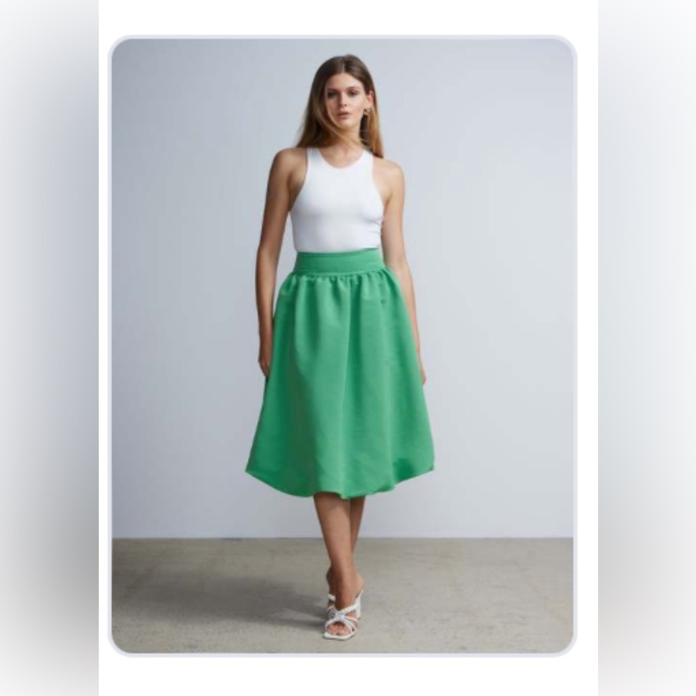 New York & Company NWT Bubble Hem MIDI Skirt